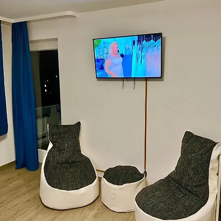 Big Und 3 Bedrooms הנובר